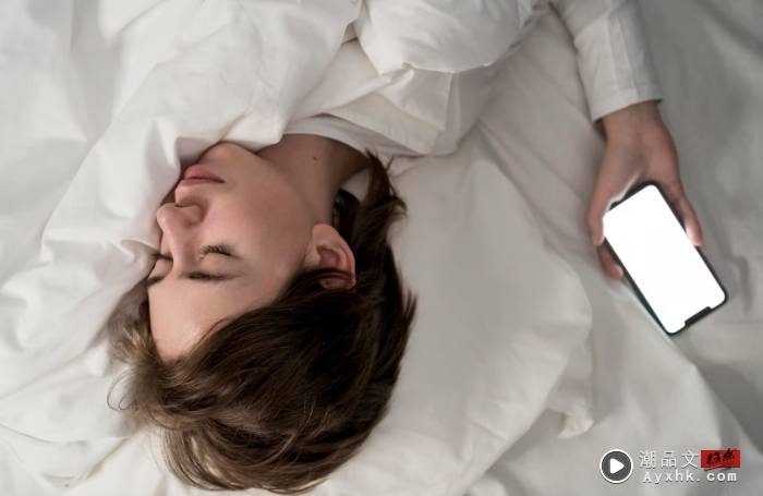 健康I 手机陪睡要警惕的不是辐射，真正危害你健康的是这3个原因！ 更多热点 图1张